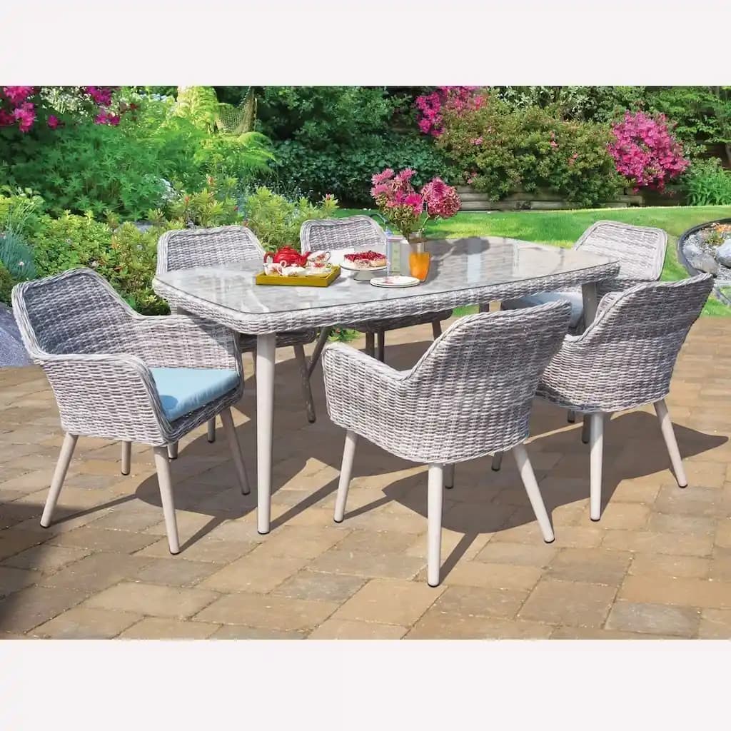 Rattan Yemek Masası Takımı: Doğal Şıklık ve Dayanıklılık ile Dekorasyonunuza Zarafet Katar