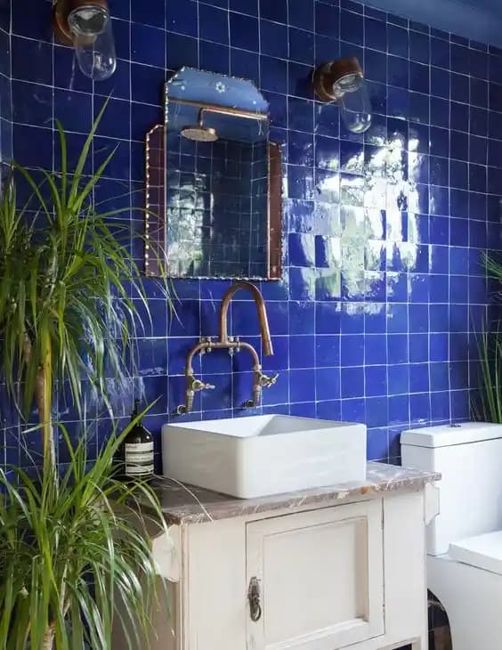 Renkli Banyo Dekorasyonu: Modern ve Canlı Tasarımlarla Alanınızı Yenileyin