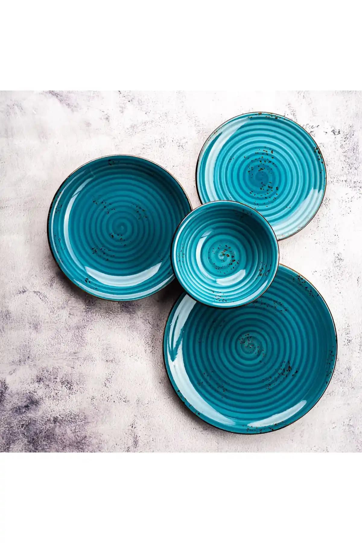 Renkli Günlük Yemek Takımlarıyla Dekorasyonunuza Canlılık ve Şıklık Katın