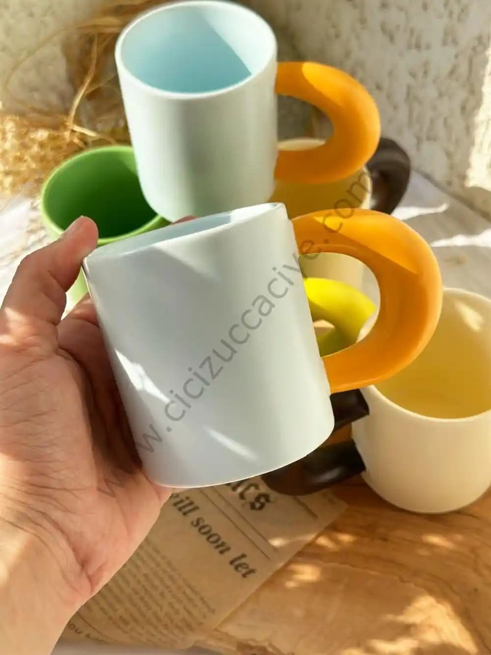 Renkli Kupalar ile Dekorasyonda Canlılık ve Şıklık Yaratmanın Pratik Yolları