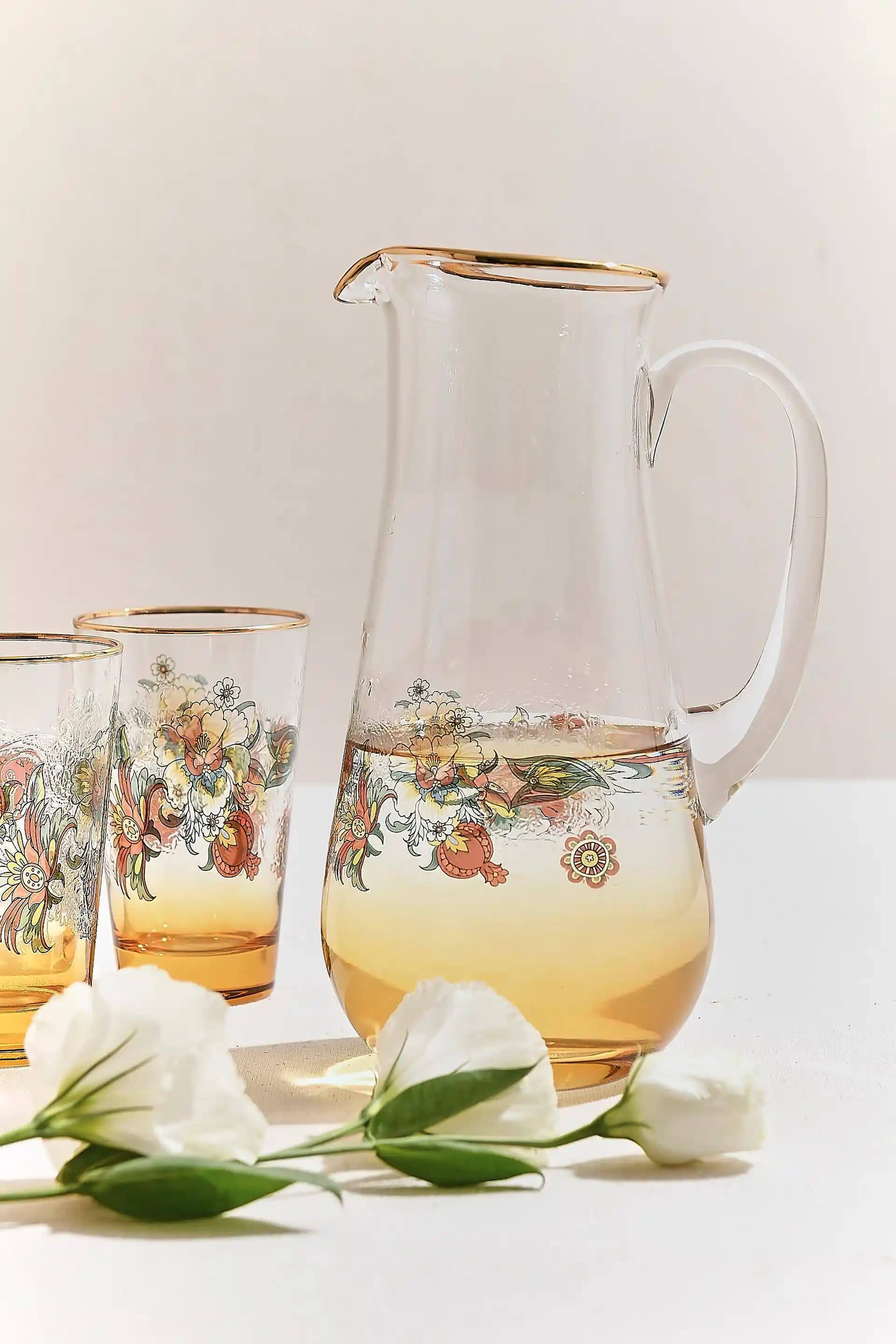 Renkli Sürahi Modelleri ile Dekorasyonda Şıklık ve İşlevsellik Bir Arada