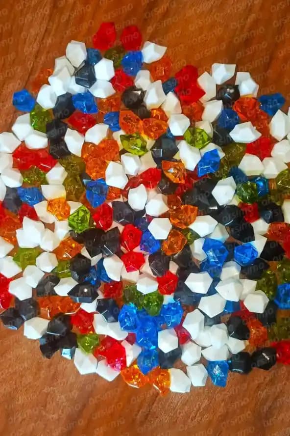 Renkli Vazolar ile Dekorasyonda Canlılık ve Şıklık Yaratma Rehberi