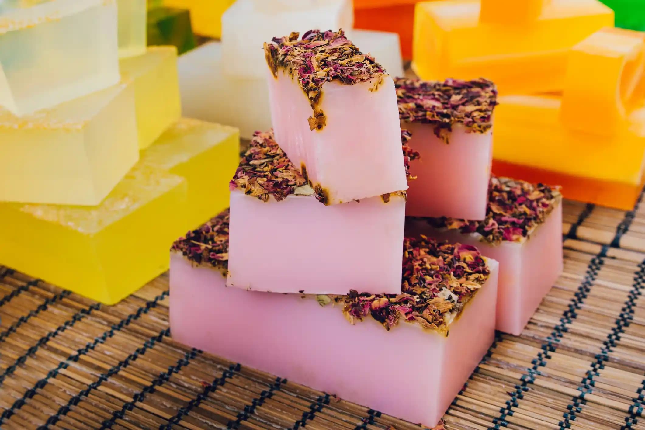 Sabun ve Dekorasyon: Banyonuzdan Oturma Odasına Şıklık Katmanın İpuçları ve Trendleri