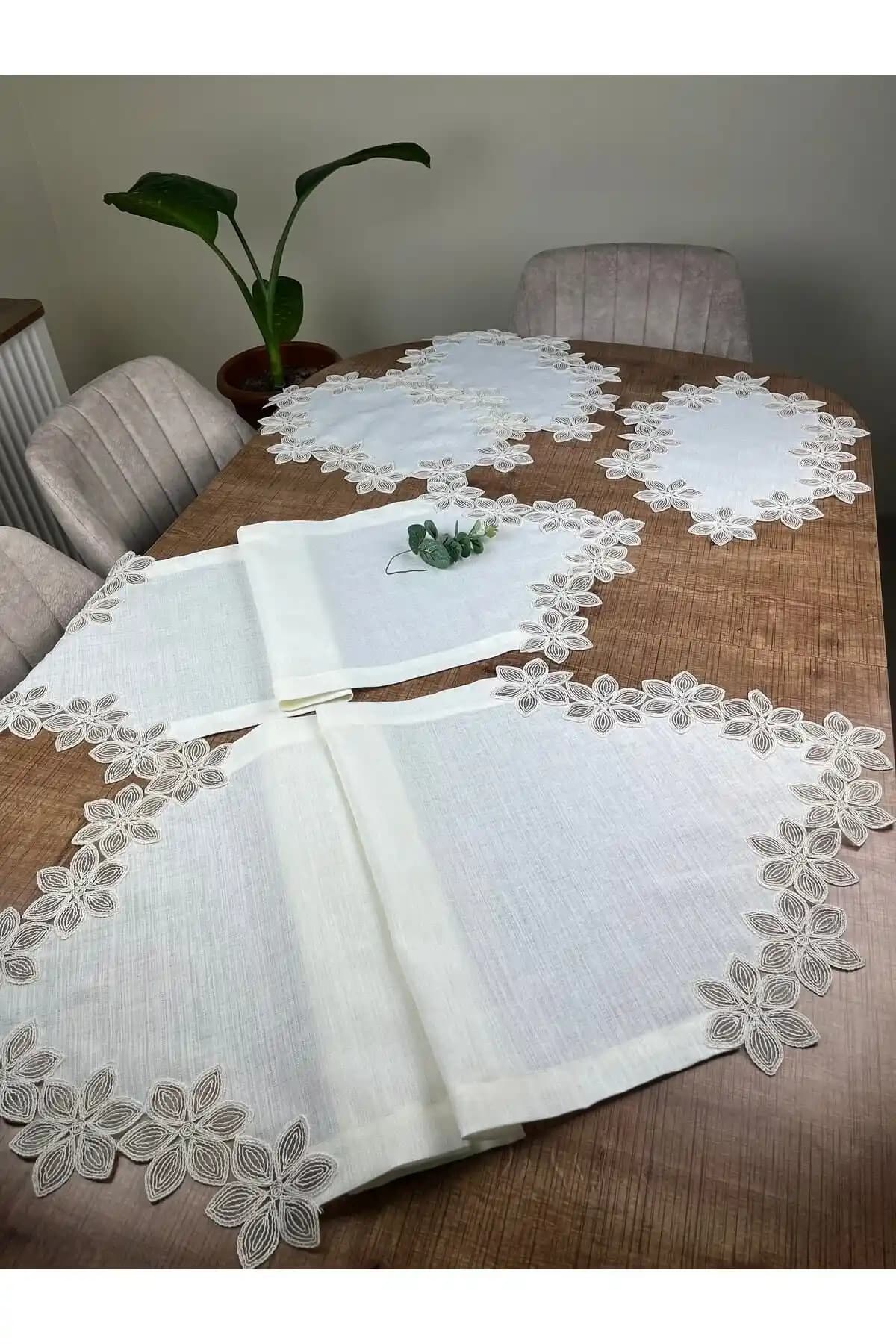 Salon Dekorasyonunda Şıklık ve Fonksiyonellik İçin En Uygun Masa Örtüsü Modelleri