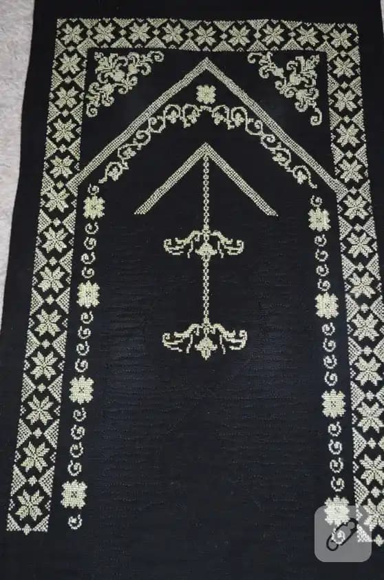 Siyah Seccade Etamin ile Dekorasyonda Zarafet ve Anlamın Buluşması