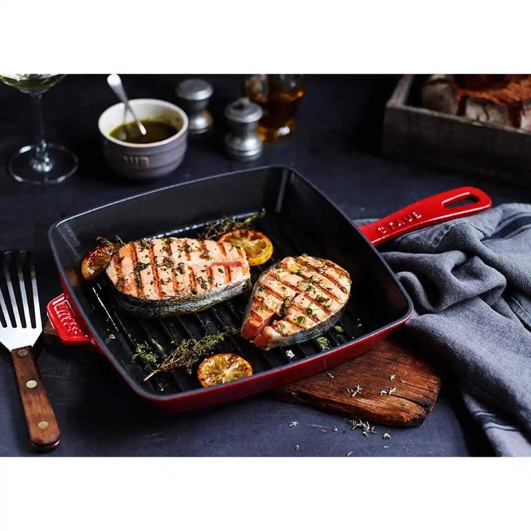 Staub Döküm Tava ile Mutfak Dekorasyonunda Şıklık ve İşlevsellik Sağlama Yöntemleri