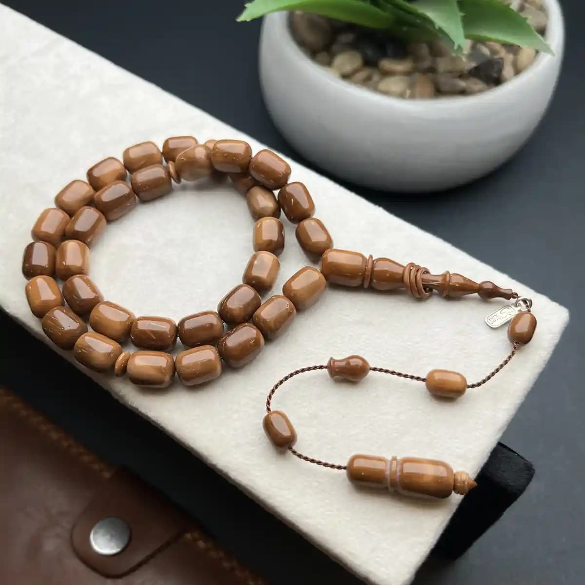 Tespih ve Dekorasyon: Geleneksel Unsurların Modern Mekanlarda Kullanımı ve Estetik Katkıları