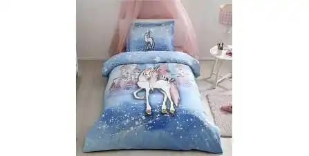 Unicorn Temalı Nevresimlerle Odanıza Renk ve Neşe Katmanın Yolları