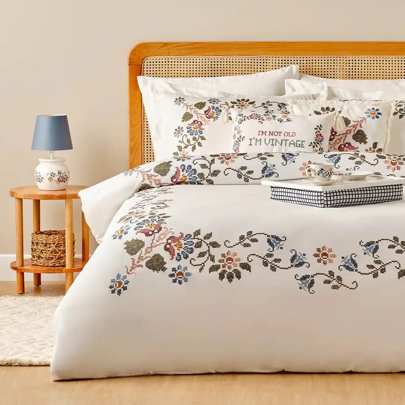 Vintage Nevresim Takımı ile Evinize Zamansız Şıklık Katın ve Dekorasyonunuzu Yenileyin