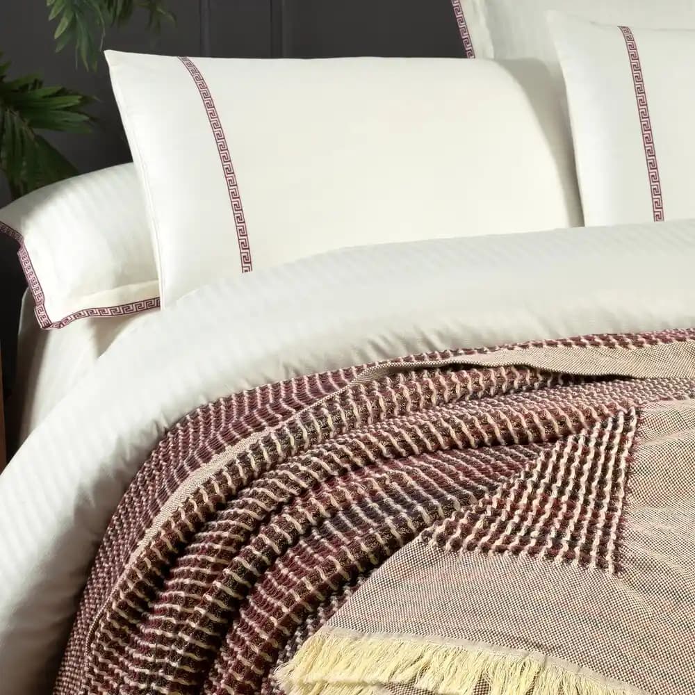 Yatak Odası Dekorasyonu İçin Doğru Nevresim ve Yatak Örtüsü Seçimi Rehberi