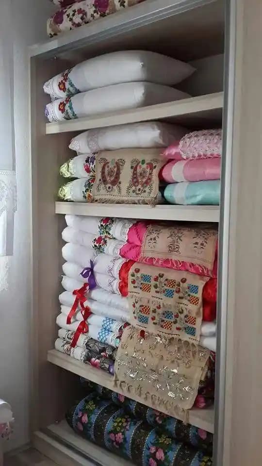 Yatak Odası Dolap İçi Düzenleme Yöntemleri ve Pratik Depolama Çözümleri