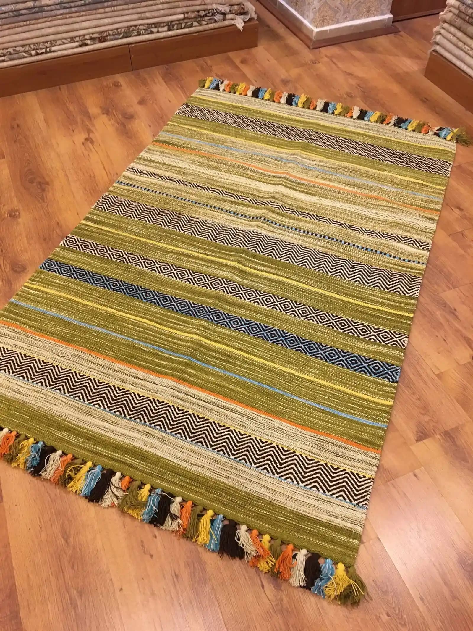 Yeşil Kilim ile Dekorasyonunuza Doğal ve Şık Bir Dokunuş Katın