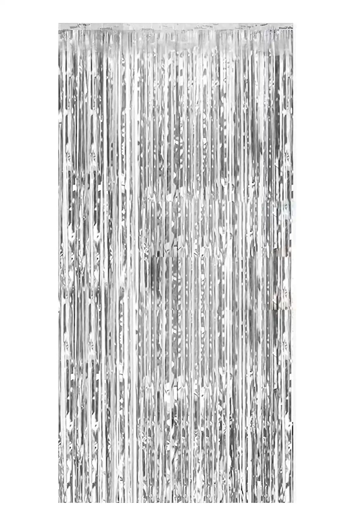 Metalize Arka Fon Gümüş Kapı/Duvar Perdesi 90x200 cm – Püsküllü Çok Yönlü Dekor