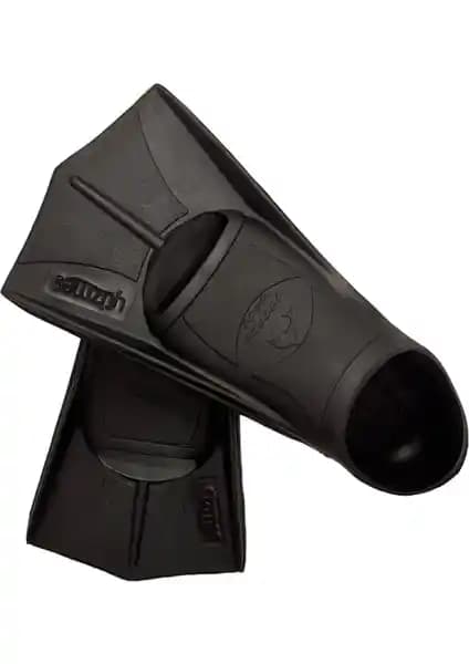 Yüzmecom ve Piranha Kısa Ayak Paletleri Karşılaştırması: Performans ve Konfor Analizi