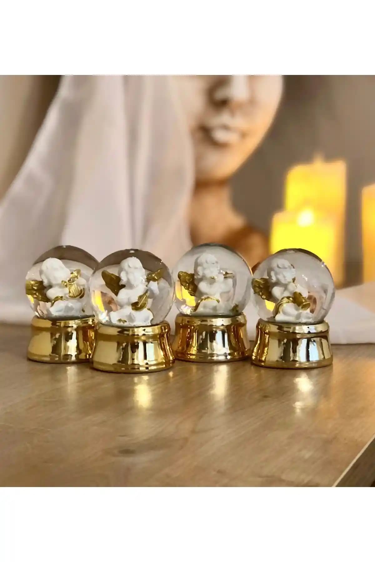 Altınyalızlı Mini Kar Küresi: Şık ve Zarif Dekoratif Hediye Seçeneği
