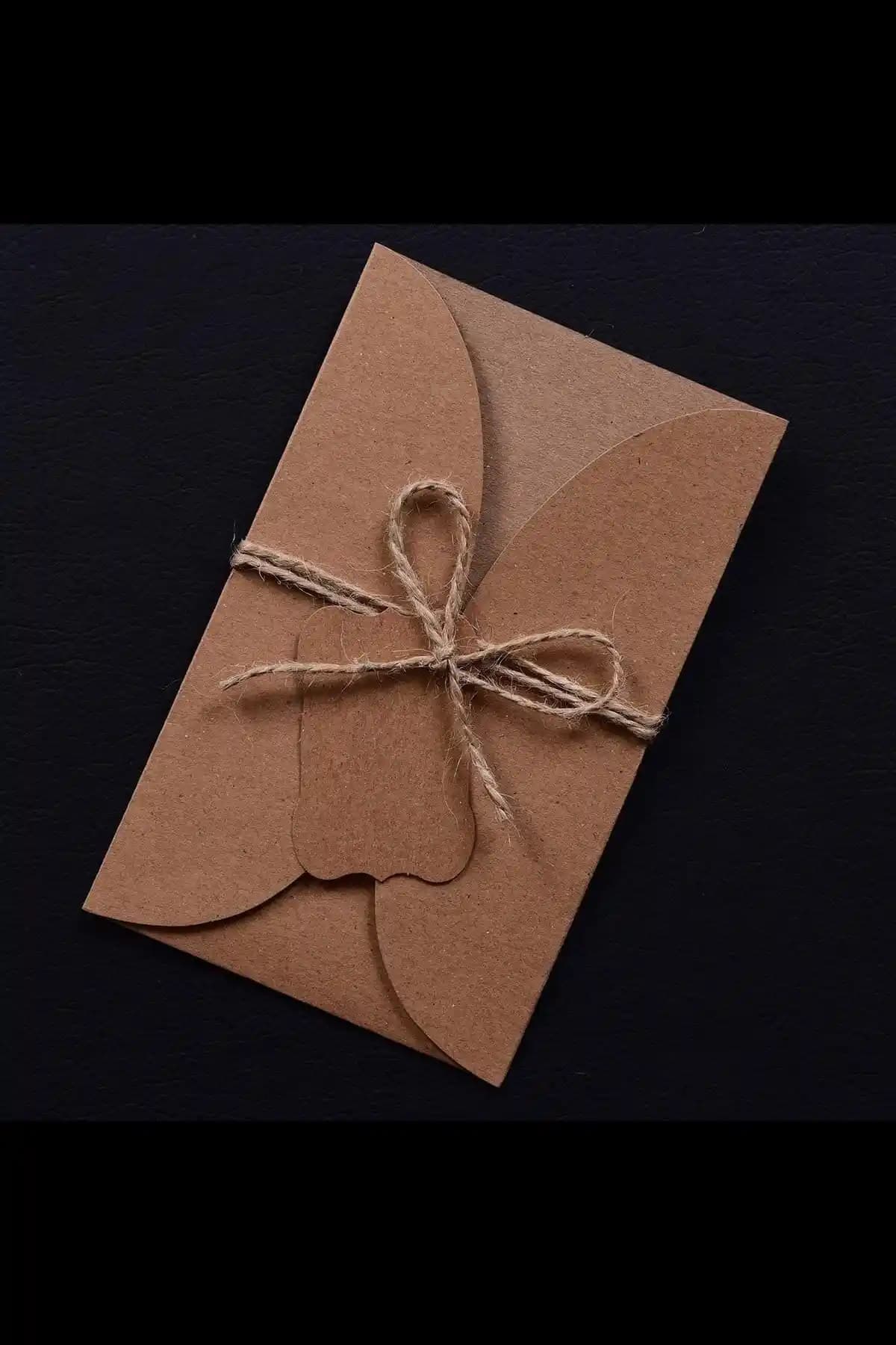 Dekorden Hasır Ipli Doğal Kraft Davetiye Zarfı: Şık ve Sürdürülebilir Davetiye Çözümü