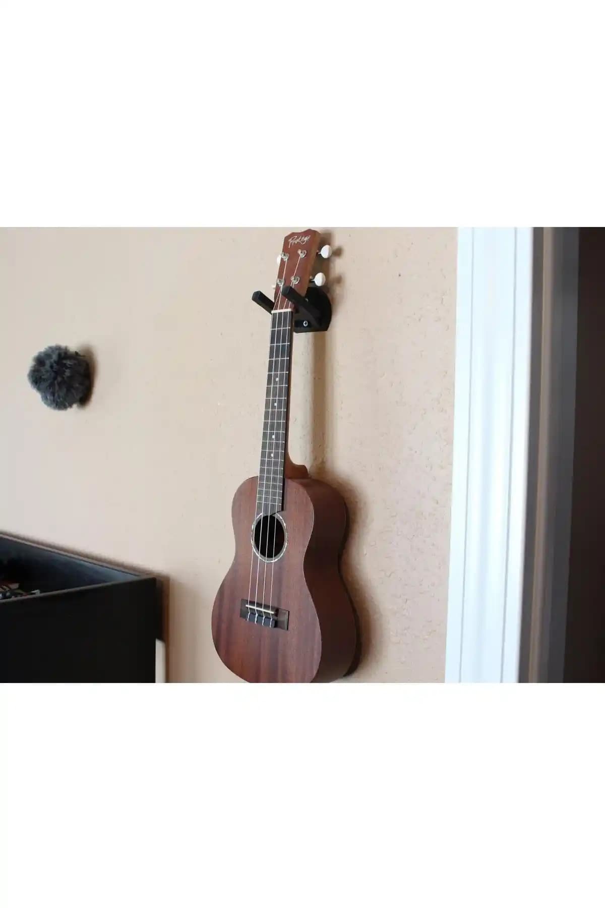 Genel Markalar Ukulele Duvar Askısı: Şık ve Dayanıklı Saklama Çözümü