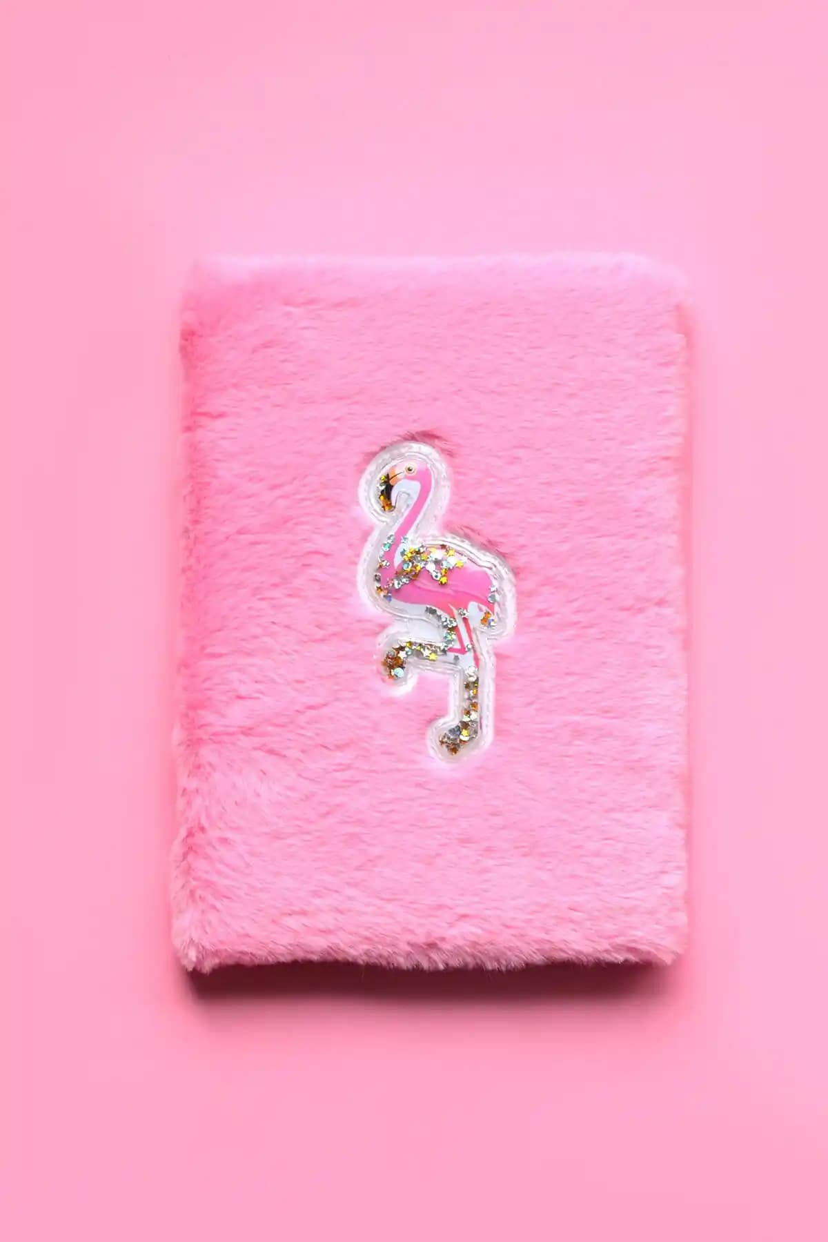 Kagito Flamingo Peluş Çizgili Defter: Şık Tasarımı ve Dayanıklı Yapısıyla Günlük Notlar İçin Ideal