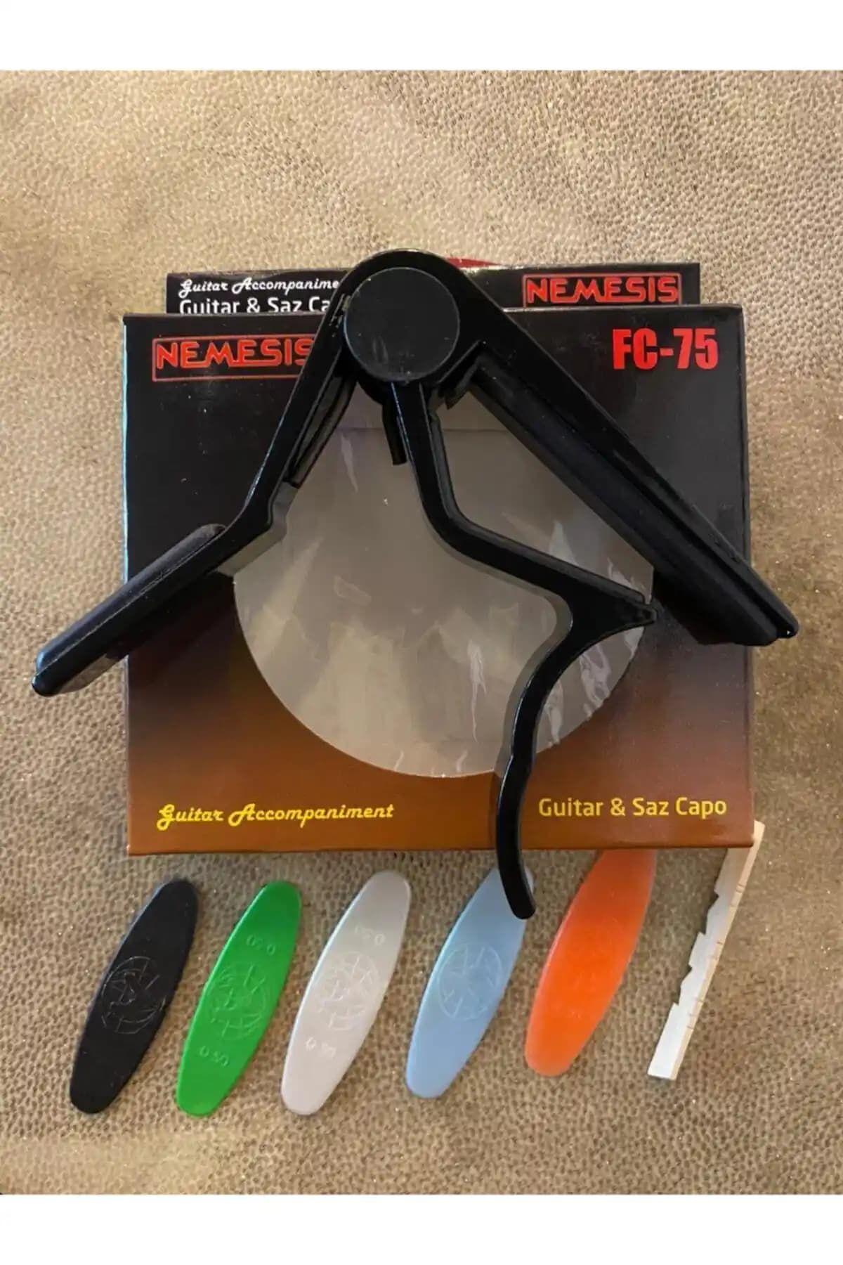 Nemesis FC-75 Saz Kelepçesi: Dayanıklı ve Kullanışlı Enstrüman Bakım Aksesuarı