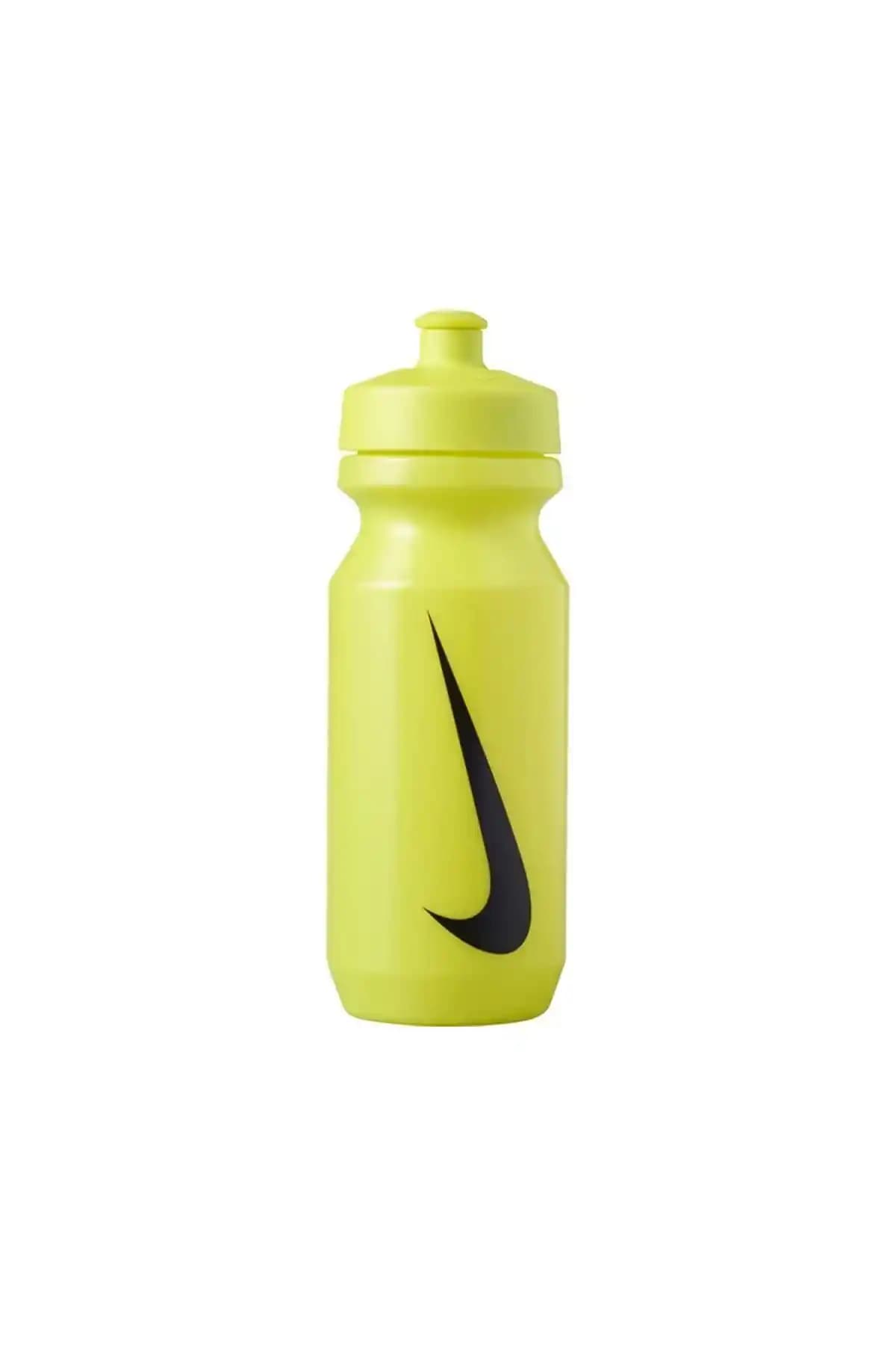 Nike Big Mouth 22 Oz Suluk: Dayanıklı ve Pratik Spor Aksesuarı