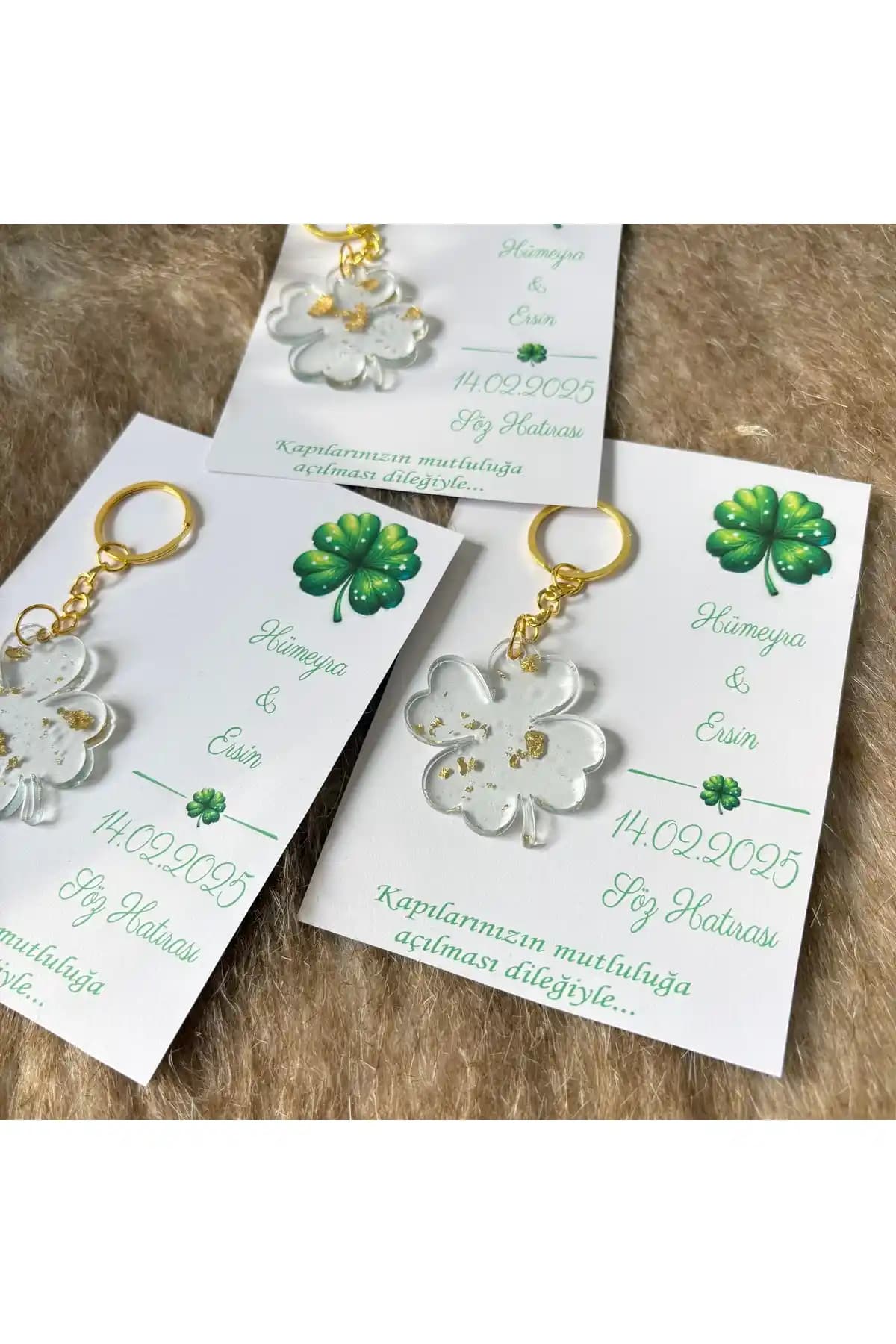 Özel Günler İçin Anlamlı ve Kalıcı Kartlı Epoksi Anahtarlıklar Hediye Seçenekleri