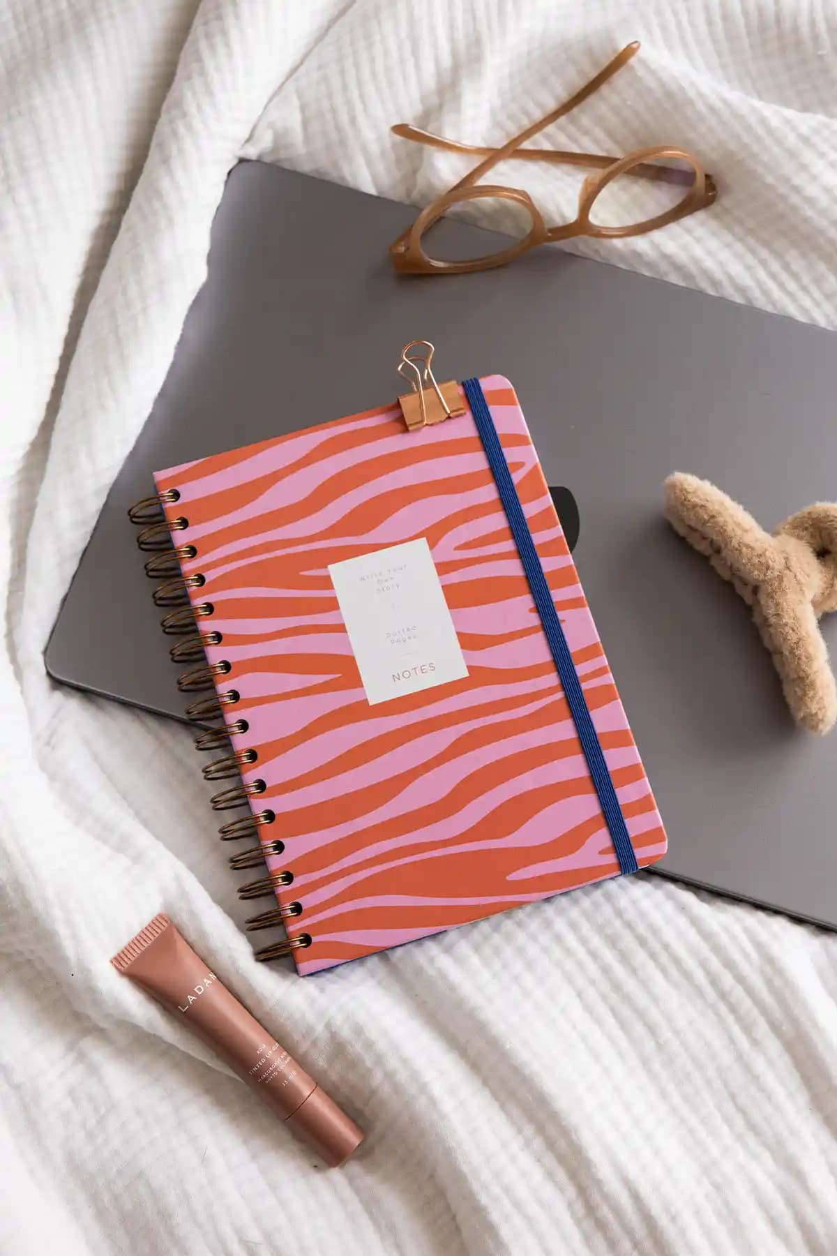 Paperora A5 Spiralli Sert Kapak Noktalı Not Defteri Kırmızı Şık ve Dayanıklı Tasarım