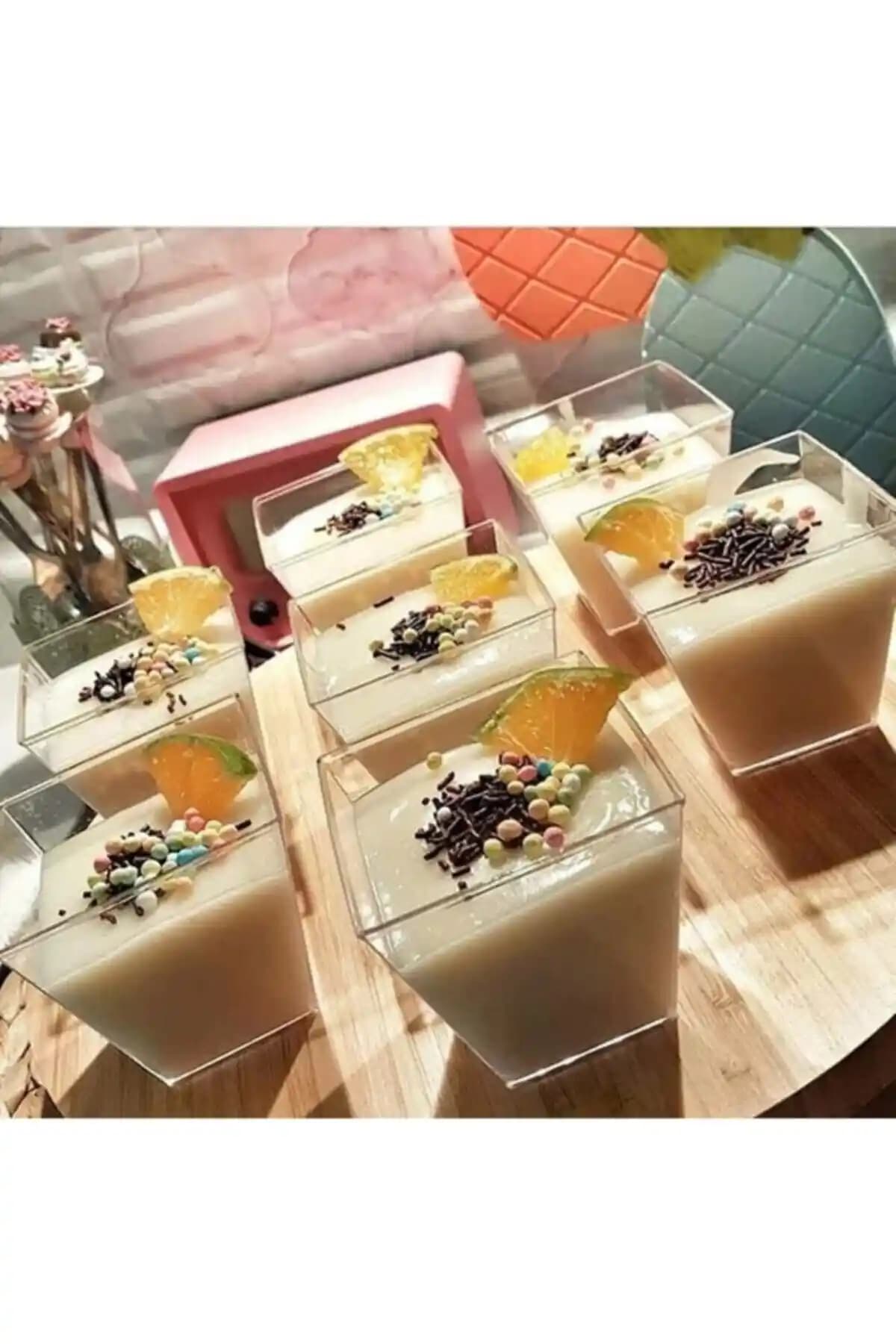 14'lü Süs Kübik Kase Tatlı Kabı: Modern Tasarım ve Pratik Kullanım Özellikleri
