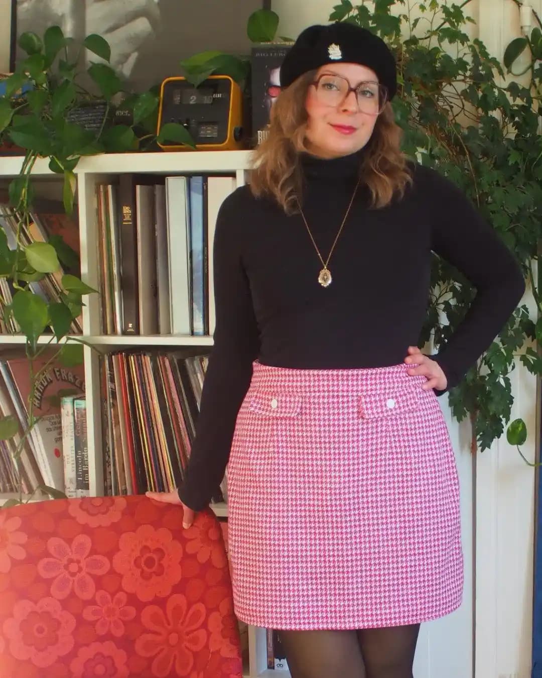 60'lar Esintili Mini Etek Tasarımı ve Dikiş Sürecinde Malzeme Kullanımı Detayları