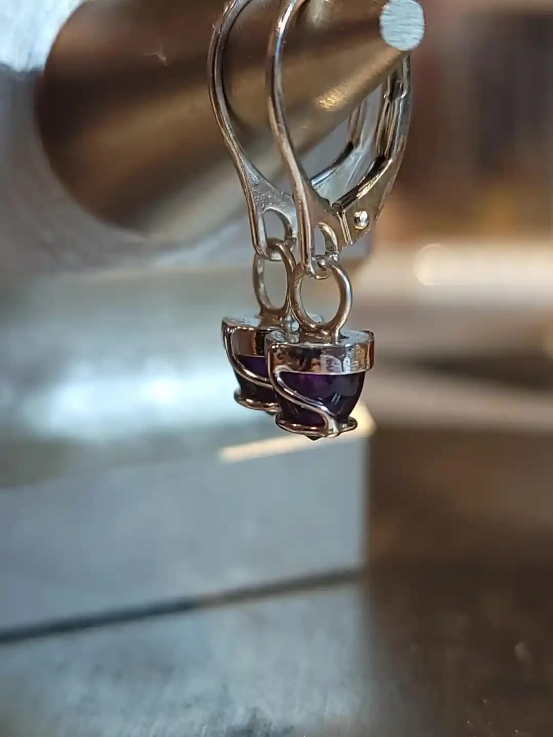 Amethyst Mermi Kabochon Küpe Tasarımında Epoksisiz Metal Ayar Teknikleri ve Mekanik Sistemler