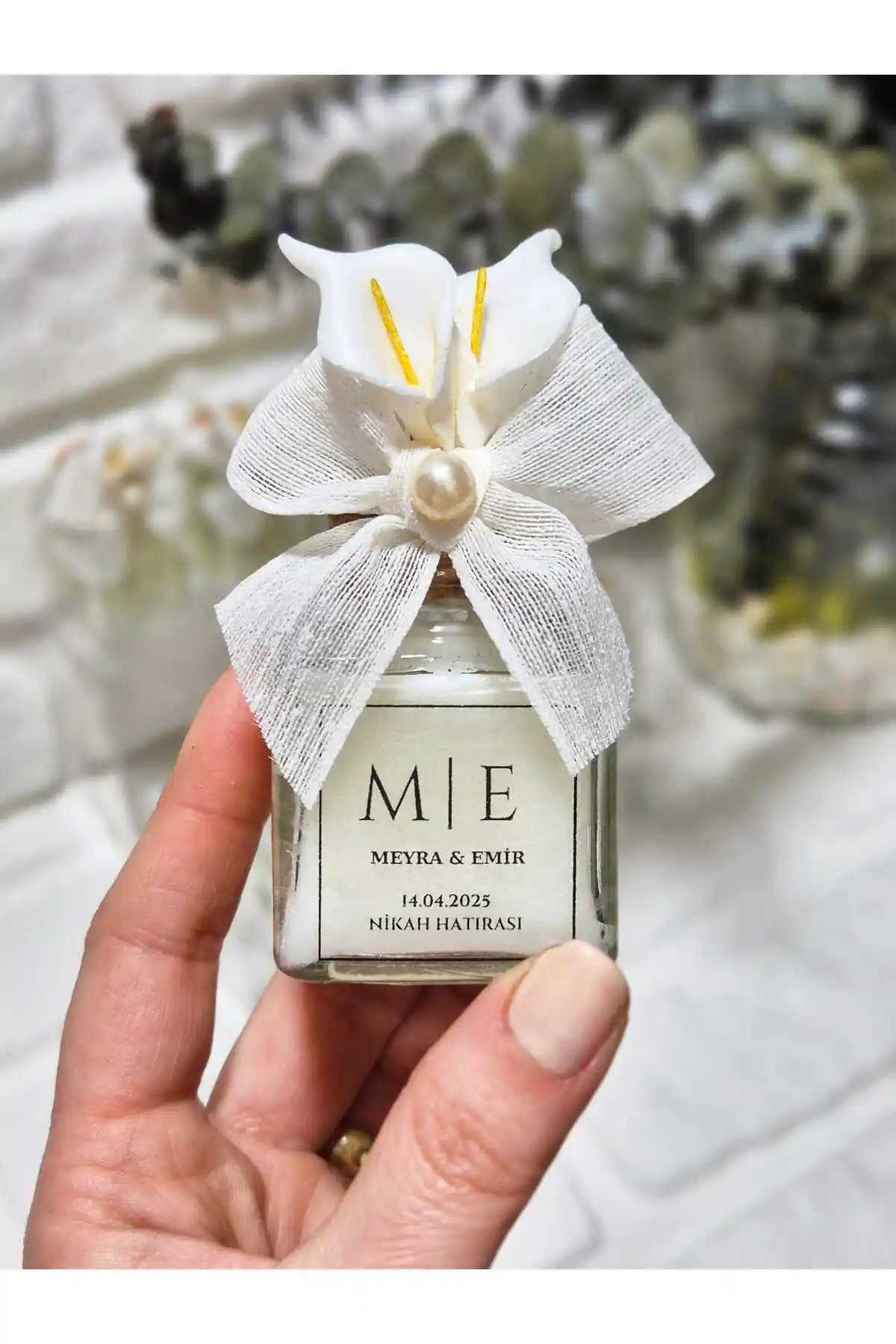 Aspirişm Keten Kurdele ve Zambak Çiçekli Kavanoz Mum Seti Düğün ve Özel Günler İçin Şık Dekoratif Ürün