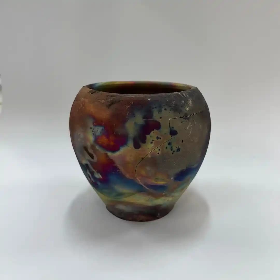 Bakır Mat Sırlama ve Raku Tekniği: Uygulama Süreçleri ve Temel Farklar