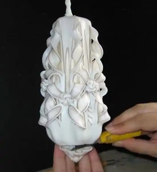 Bir Yıl İçinde Mum Oyma Sanatında Teknikler, Malzemeler ve Tasarım Süreci