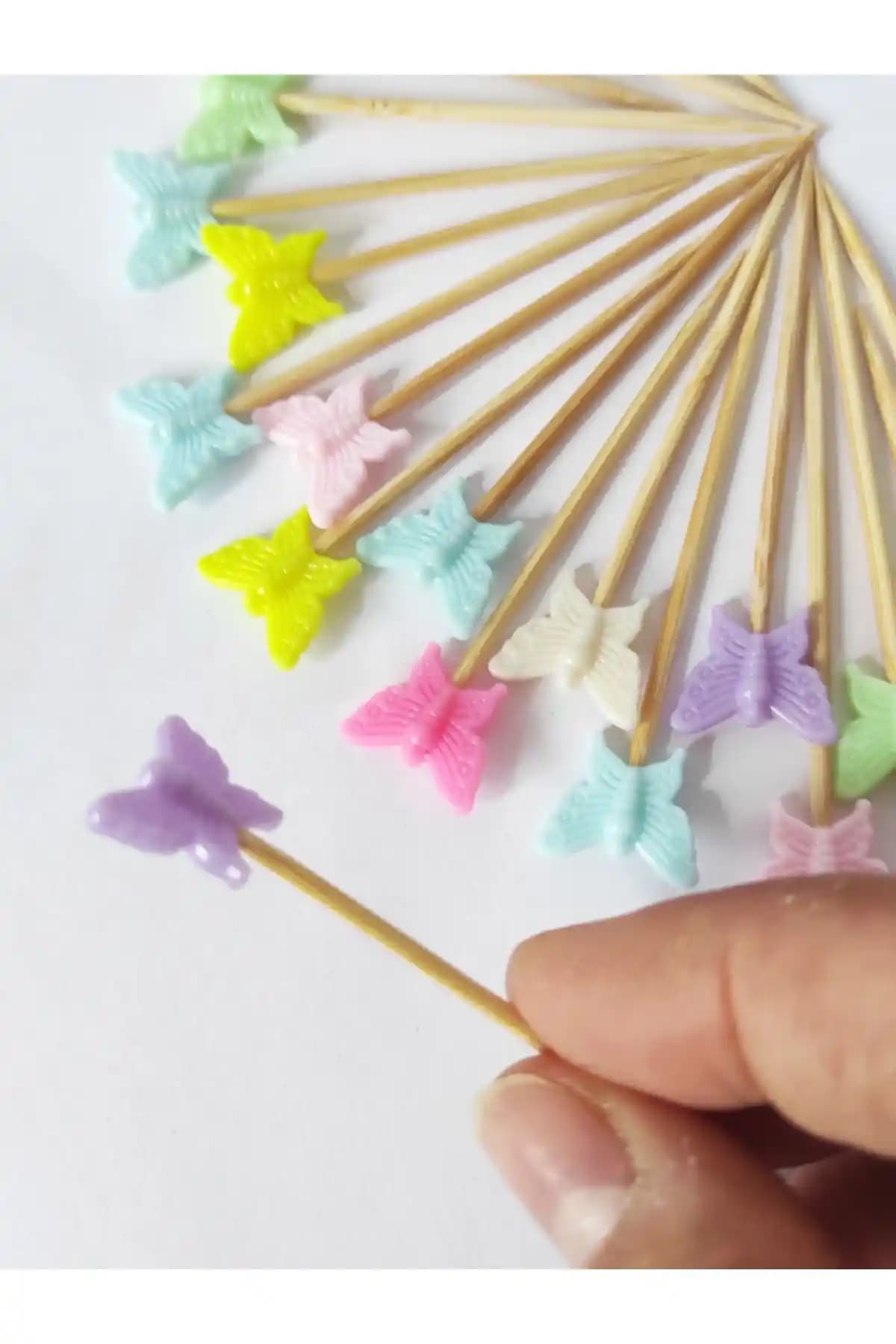 Dekoratif Kelebekli Kokteyl Kürdanları: Şık ve Çok Amaçlı Sunumlar İçin Tasarım