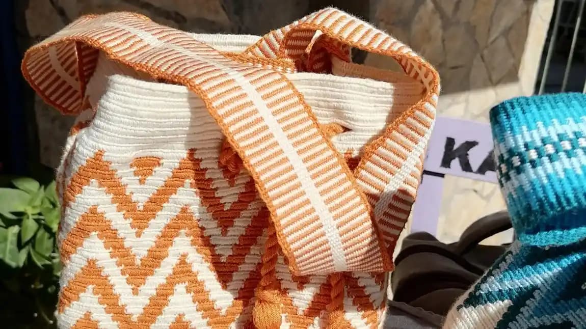 Dokuma Kenarlarının Bitirilme Teknikleri: İplik İşleme ve Destek Yöntemleri