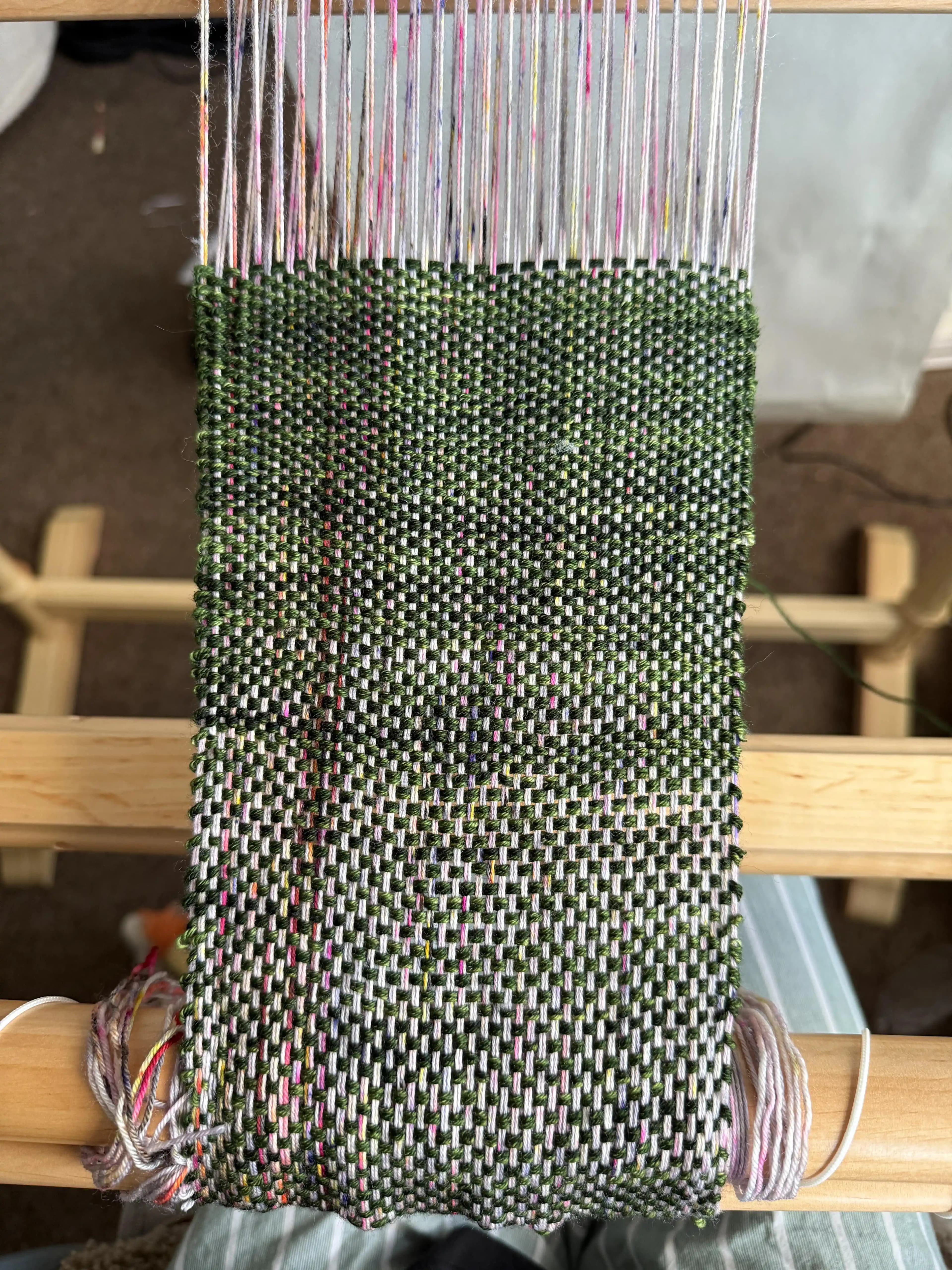 Dokuma Sanatında İlk Denemeler: Temel İpuçları ve Öğrenilenlerle Başarıya Ulaşma