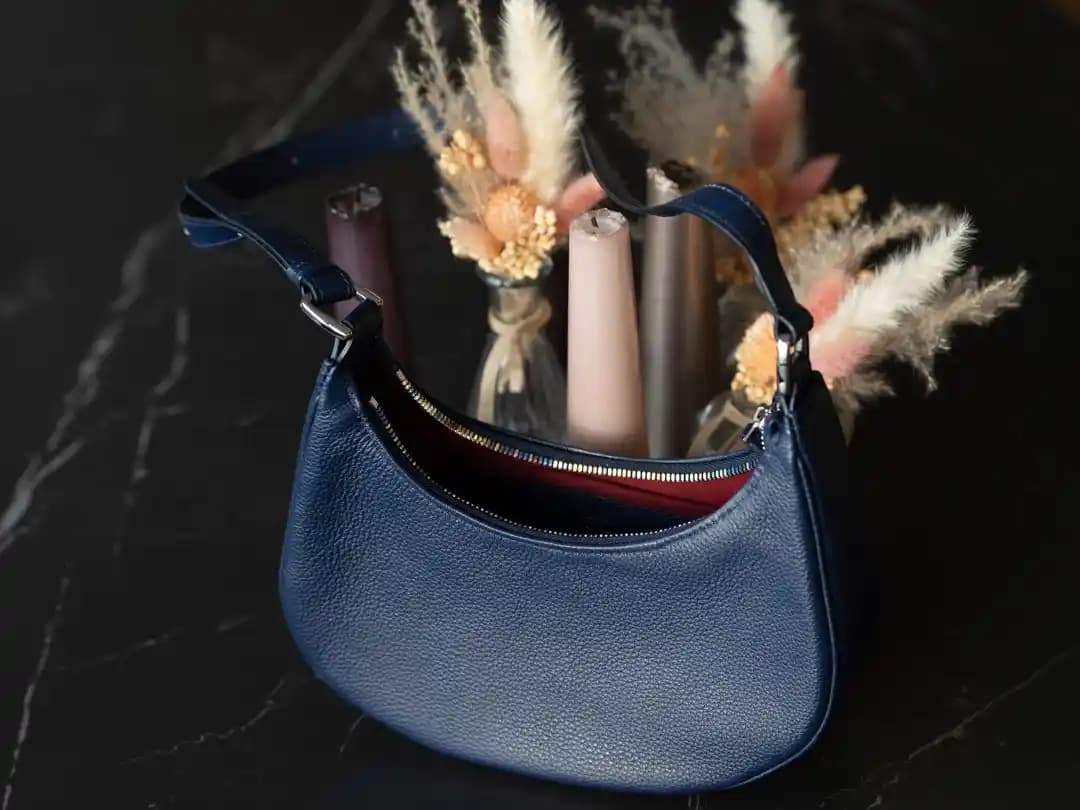 El Yapımı Deri Çanta Üretiminde Piping ve Renkli Fermuar Tekniklerinin İncelenmesi