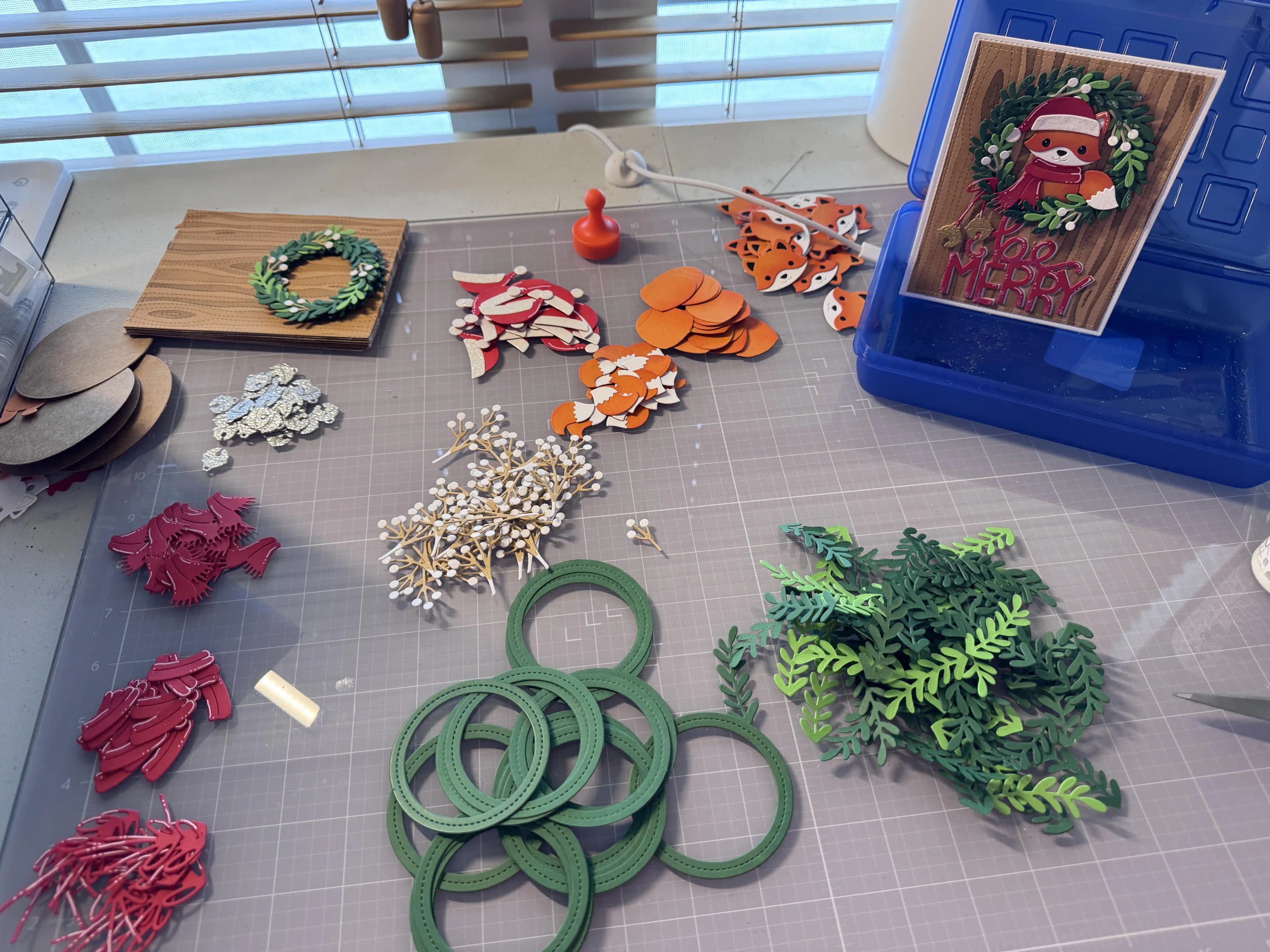 El Yapımı Yılbaşı Kartları: Kesim Teknikleri, Montaj Süreci ve Motivasyonun Önemi