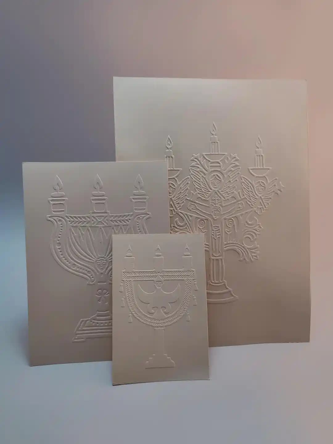 Geleneksel Ukrayna Üçlü Mumluklarının Kör Kabartma Baskı Teknikleri ve Malzemeleri