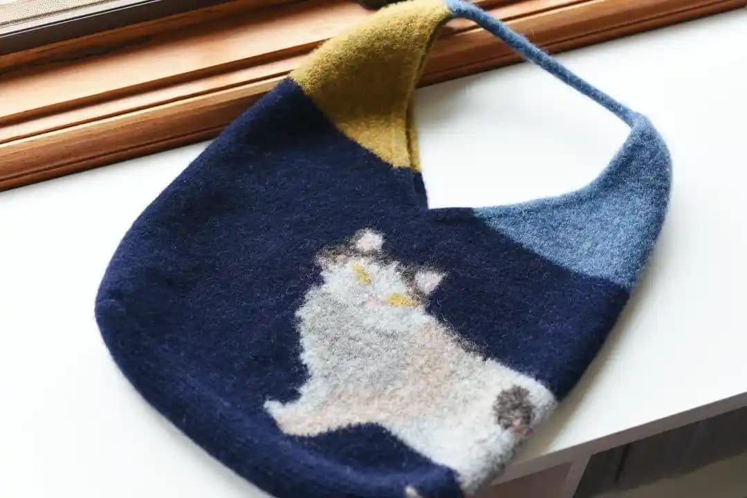 Keçe Çanta Yapımında Örgü, İntarsia ve Keçeleştirme Tekniklerinin Uygulanması