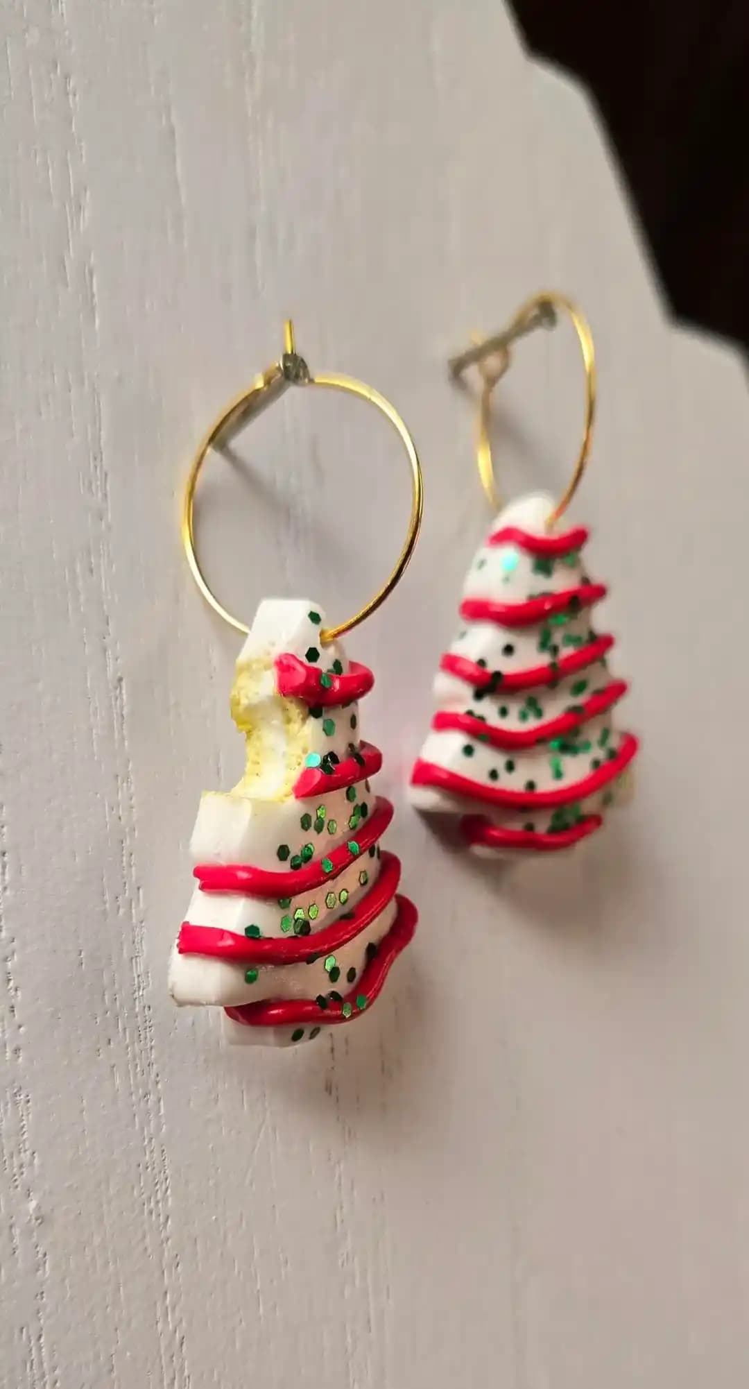 Little Debbie Temalı El Yapımı Küpe Tasarımları ve Polimer Kil Takı Trendleri