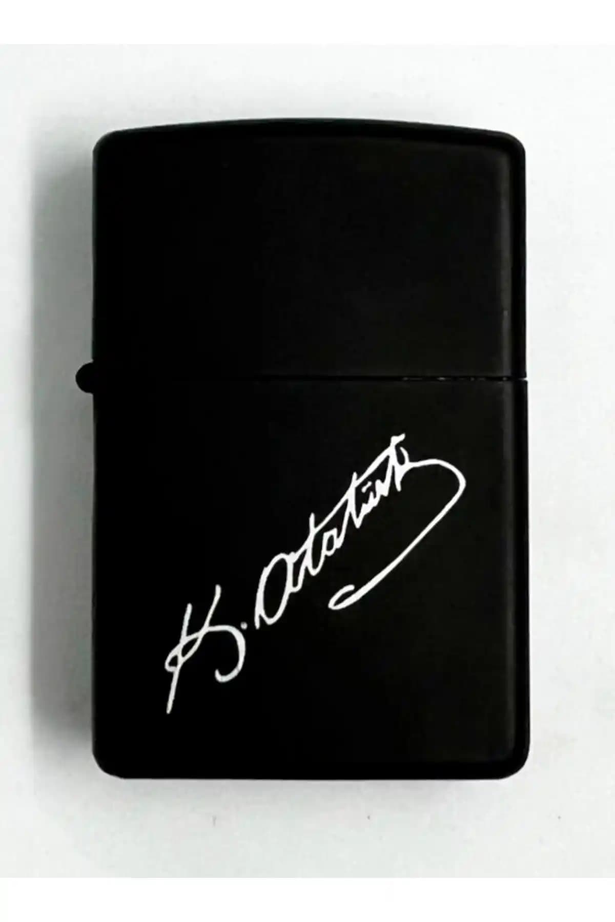 Safi Hediyelik Atatürk İmzalı Hunter Çakmak: Dayanıklı ve Şık Bir Hediye Seçeneği