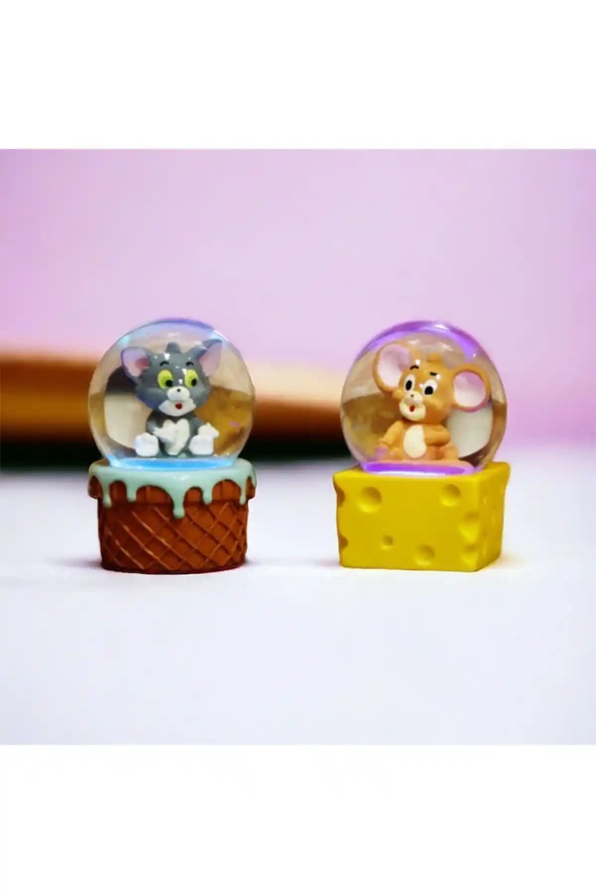 Se Promo 2 Li Tom ve Jerry Tasarımlı Işıklı Mini Kar Küresi Dekoratif ve Eğlenceli Ürün