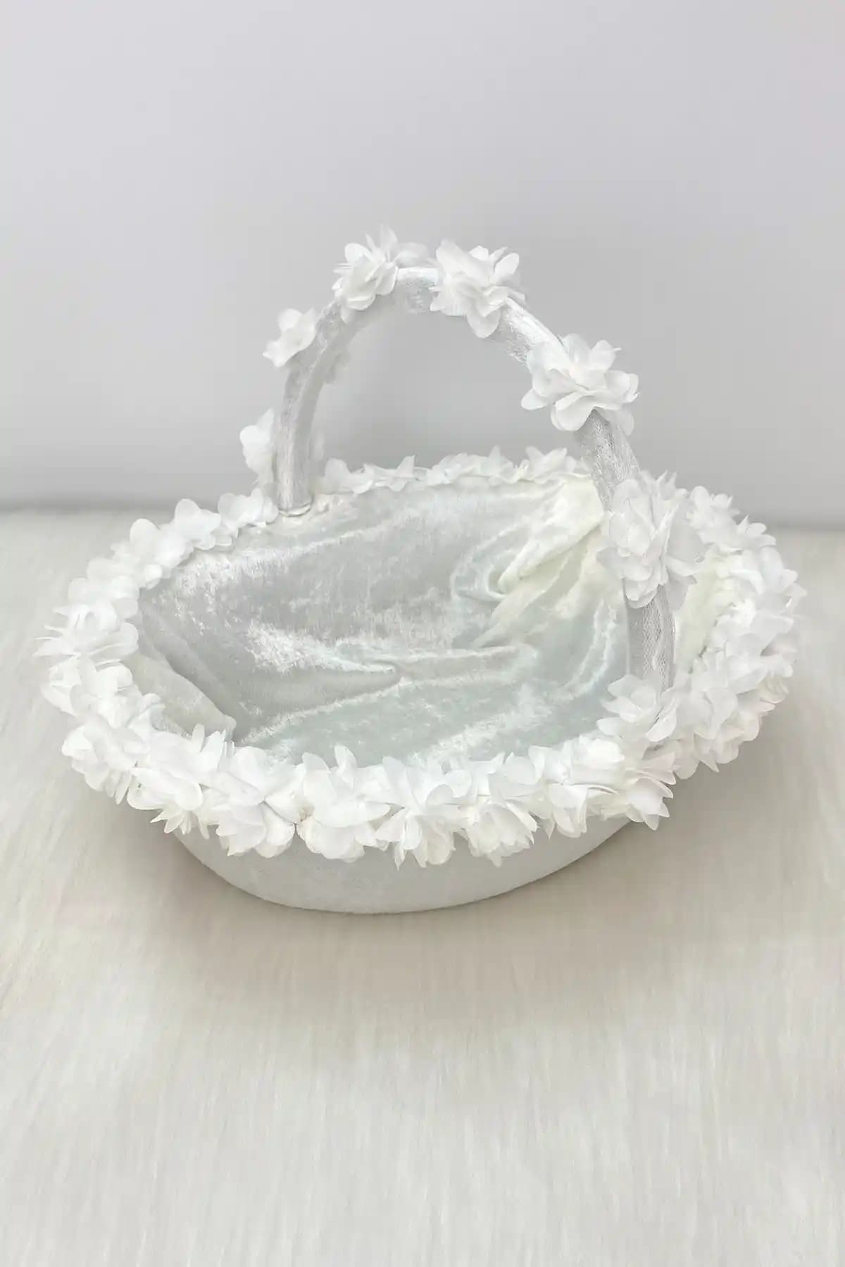 ZEYMERADE Beyaz Gelin Kına Gecesi Sepeti: Şık ve Çok Yönlü Dekoratif Aksesuarlar