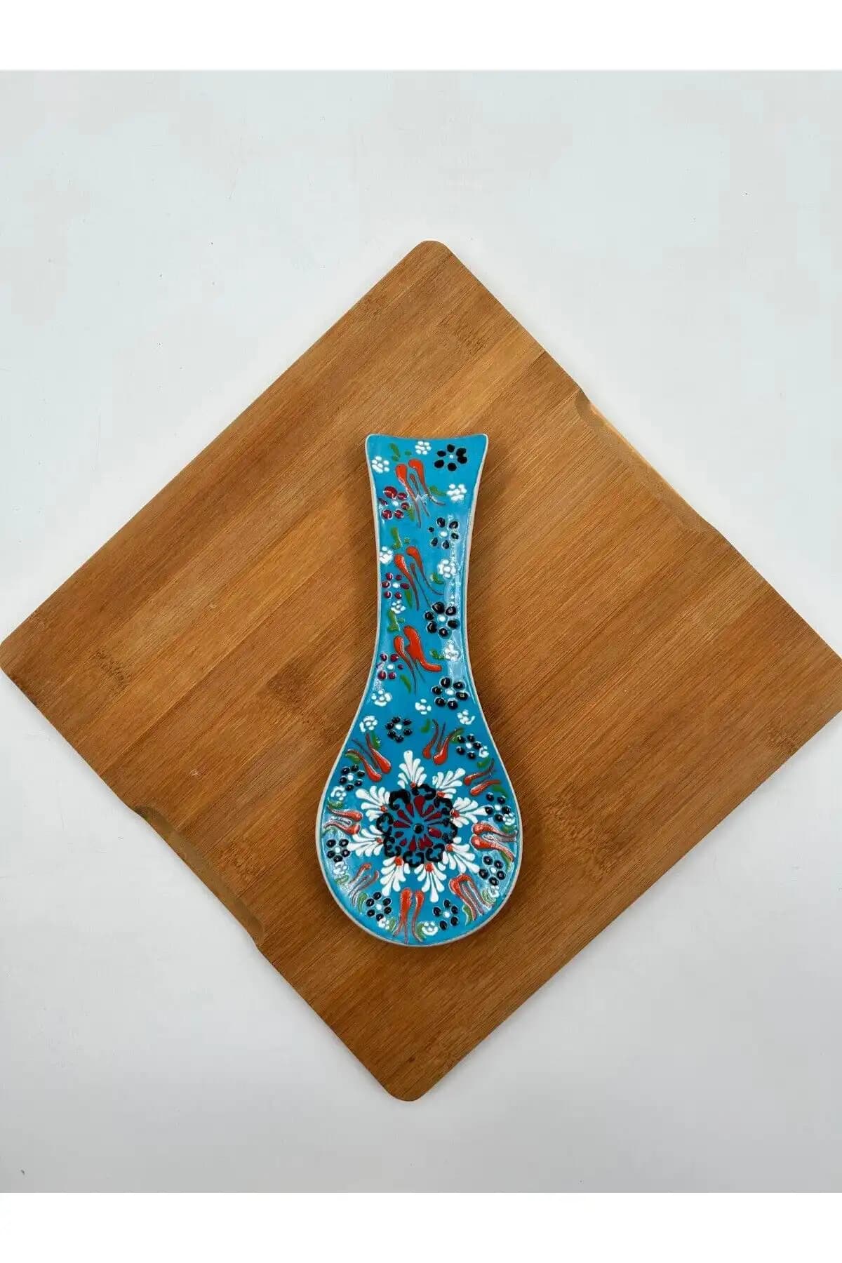 Çini Kaşıklık Desenleriyle Dekorasyonda Zarafetin Modern ve Geleneksel Buluşması