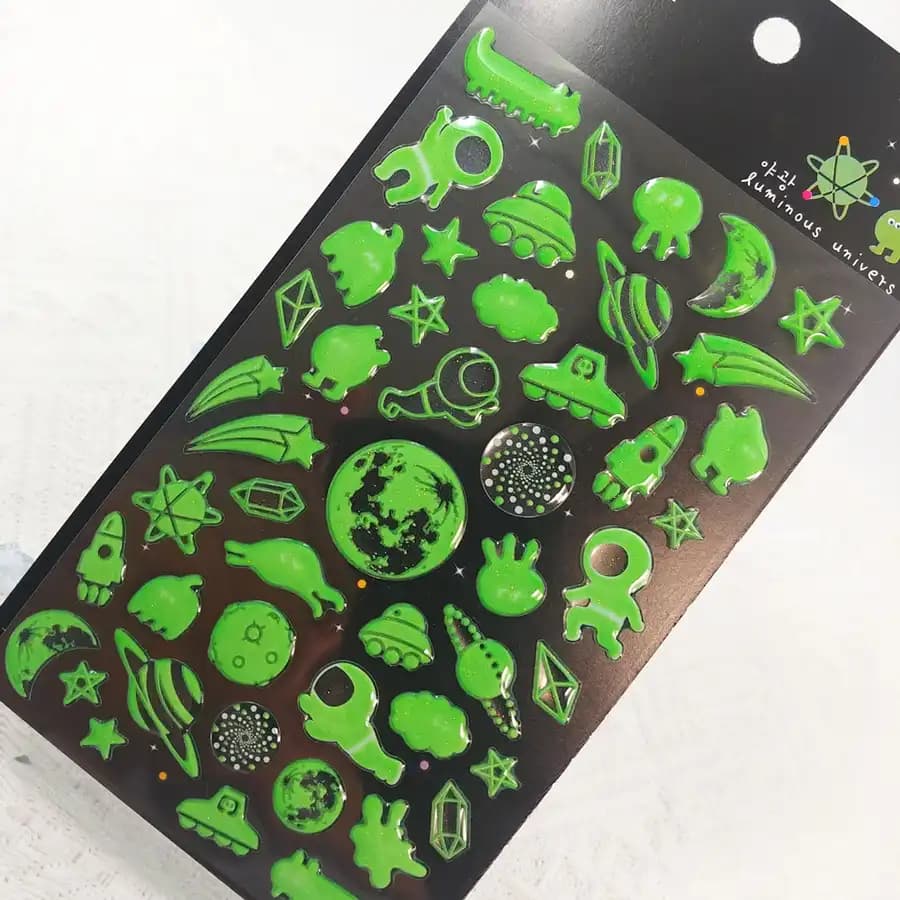 Fosforlu Stickerlar ile Modern ve Yaratıcı Dekorasyon Çözümleri