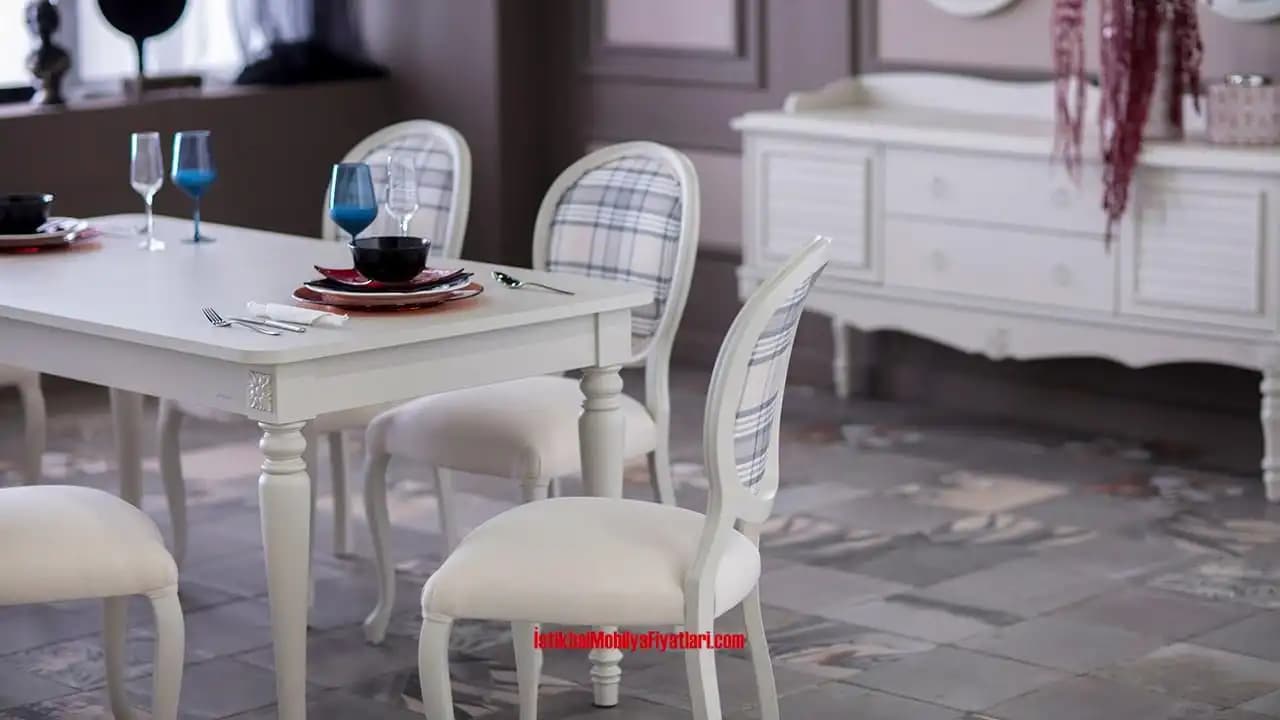 Yemek Odası Sandalyesi Seçiminde Dikkat Edilmesi Gerekenler ve Dekorasyon Trendleri