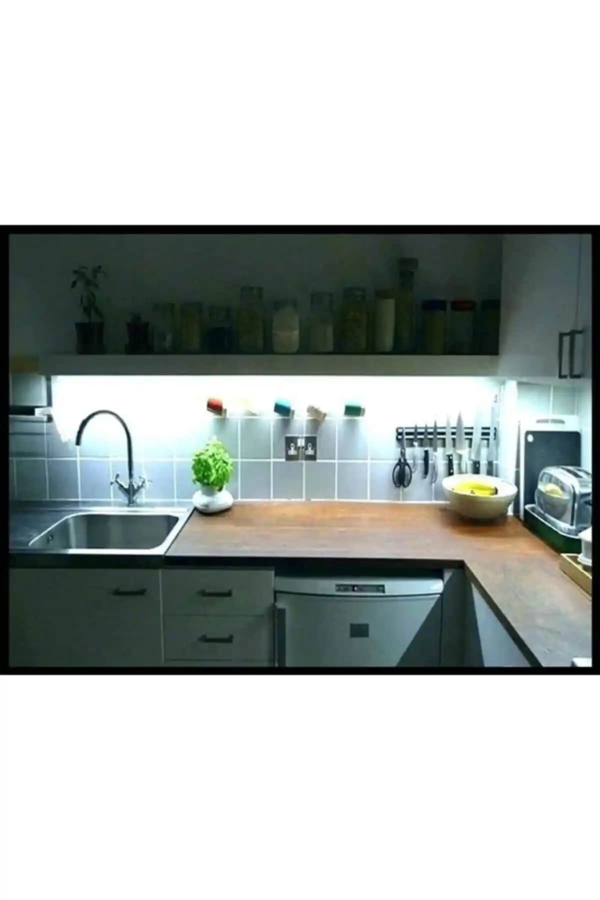 GARRA ve Sanctum Beyaz Şerit Led Işık Karşılaştırması Mutfak İçin En İyi Seçenekler