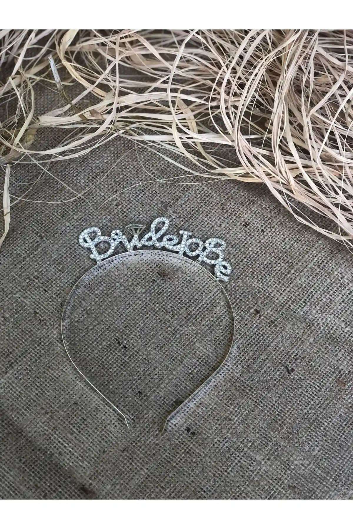 Huzur Party Store Taçları Karşılaştırması: En Şık ve Gösterişli Modellerin Detaylı Analizi