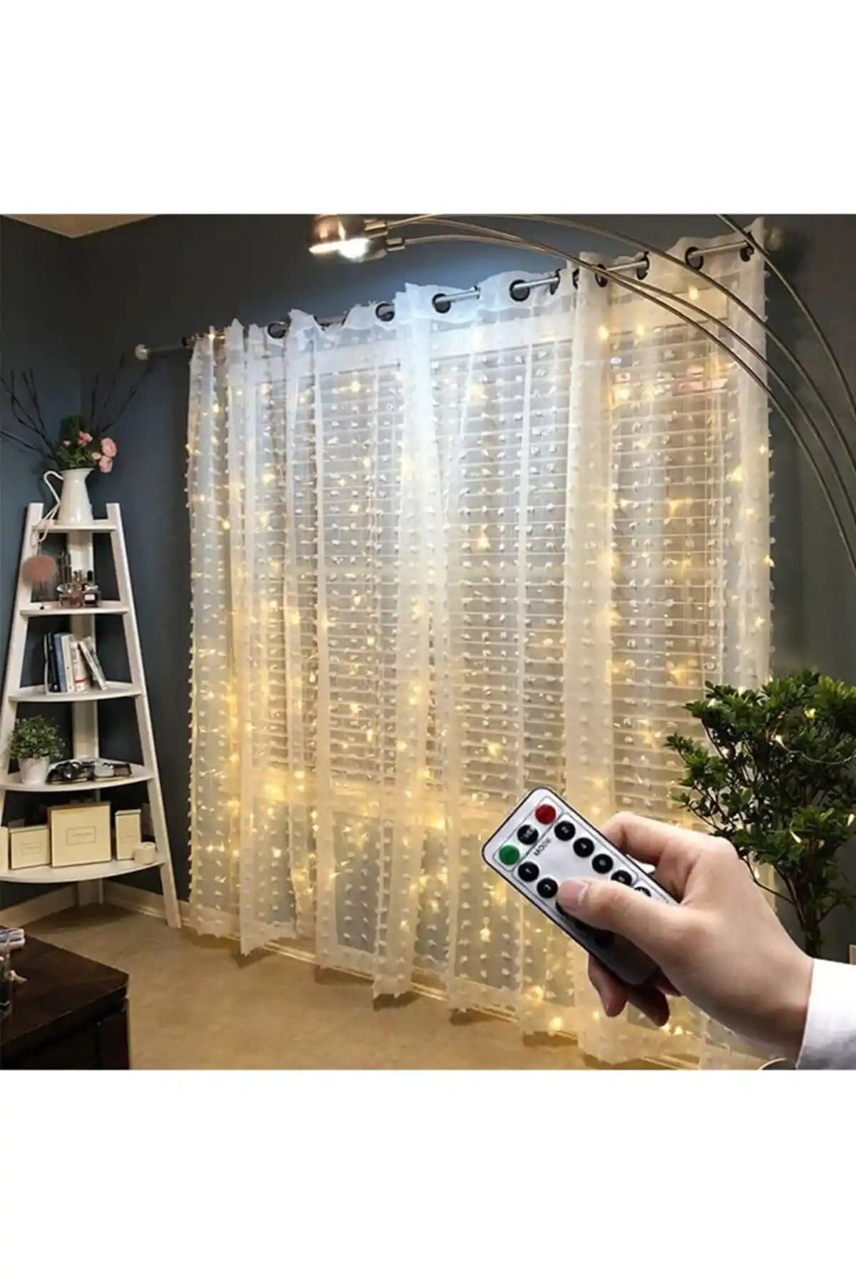 LED perdeler: Cooltech Perde Peri Led ve Sgeteknoloji 300 Ledli Perde karşılaştırması