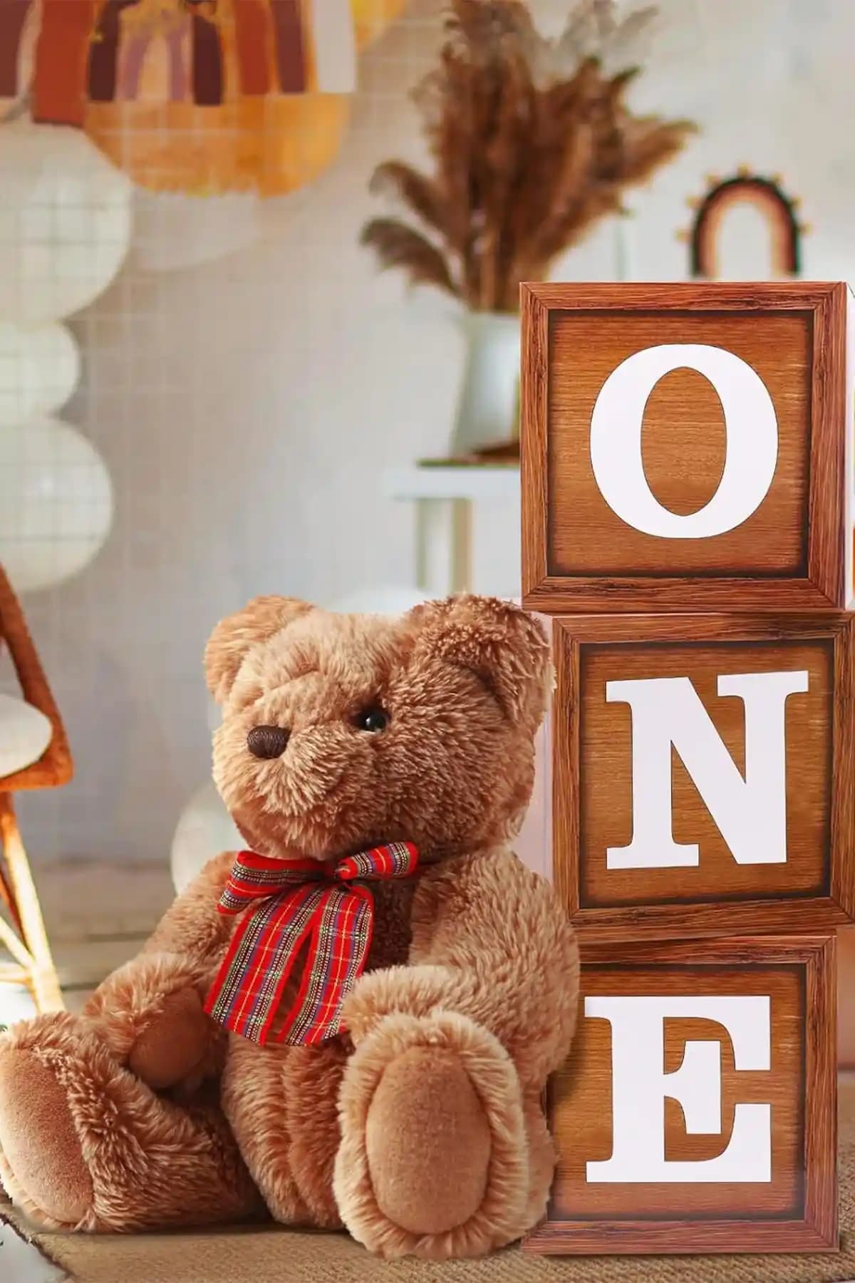 Patla<dı> Gitti One Yazılı Ahşap ve Gold Kutu ile Bebek Doğum Günü Dekorasyonu Rehberi